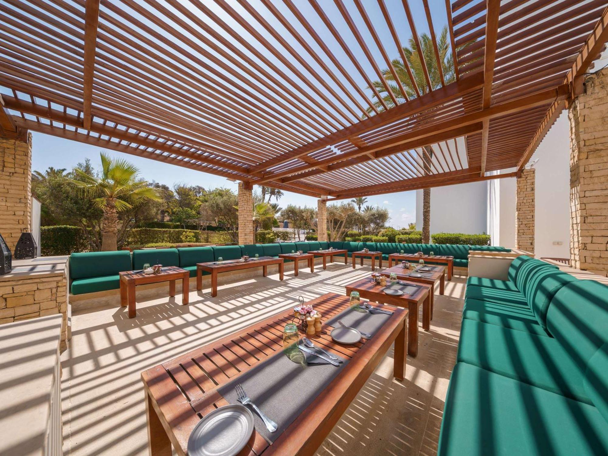 Sofitel Agadir Royal Bay Resort Bagian luar foto The restaurant at the hotel